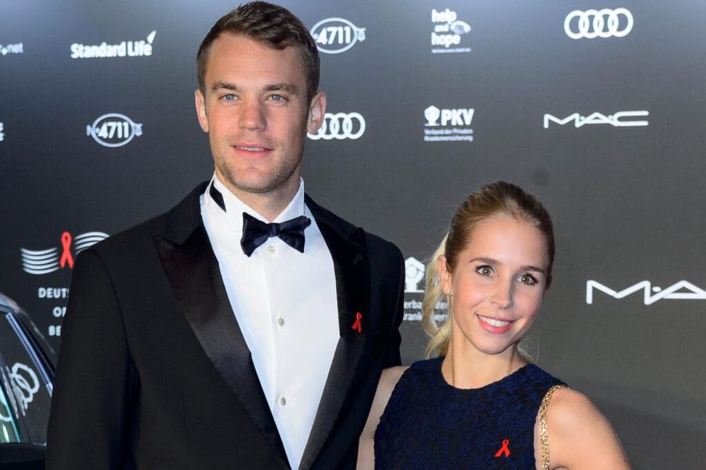 Tình trường đầy ồn ào của thủ môn Manuel Neuer